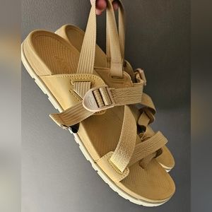 Womens chacos